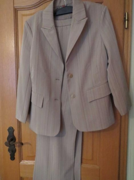 Damen Hosenanzug,beige,sehr schick