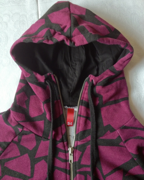 Coole Jacke mit Muster von H&M Divided