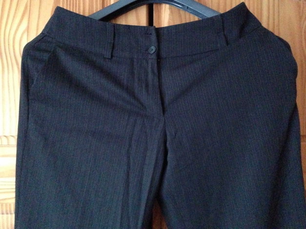 Esprit Hose, Nadelstreifen Gr 36, schwarz