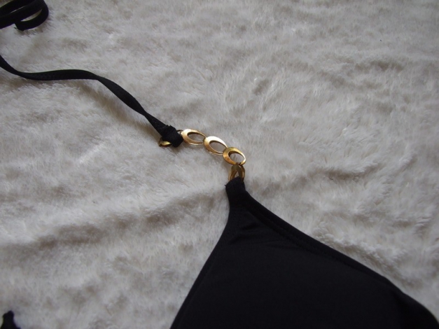 schwarzer Bikini mit goldenen Details H&M