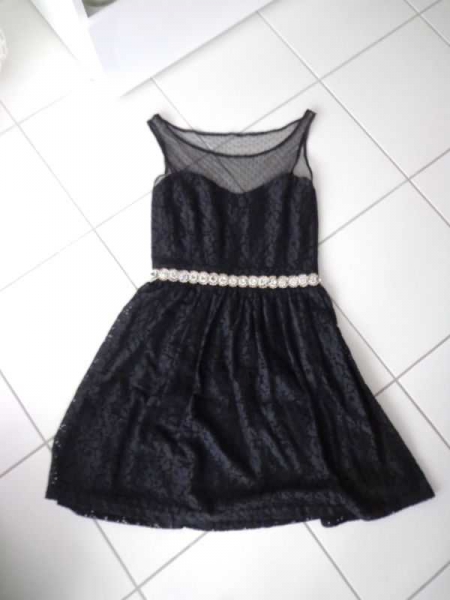 Spitzenkleid schwarz mit Strass von Pinky