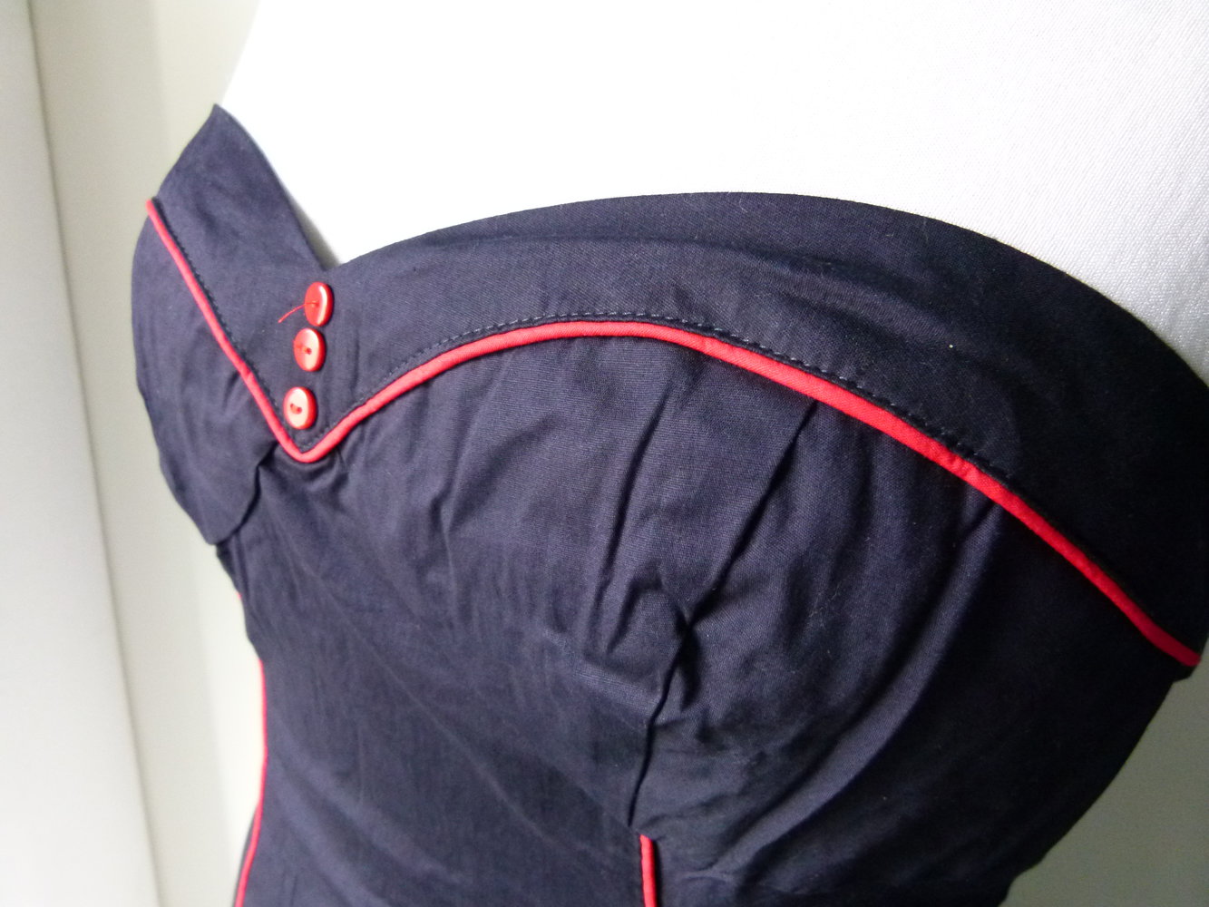 Schulterfreies Mieder Top im Retro-Stil, dunkelblau rot, Rockabilly Gothic 60s Vintage Sixties Festival