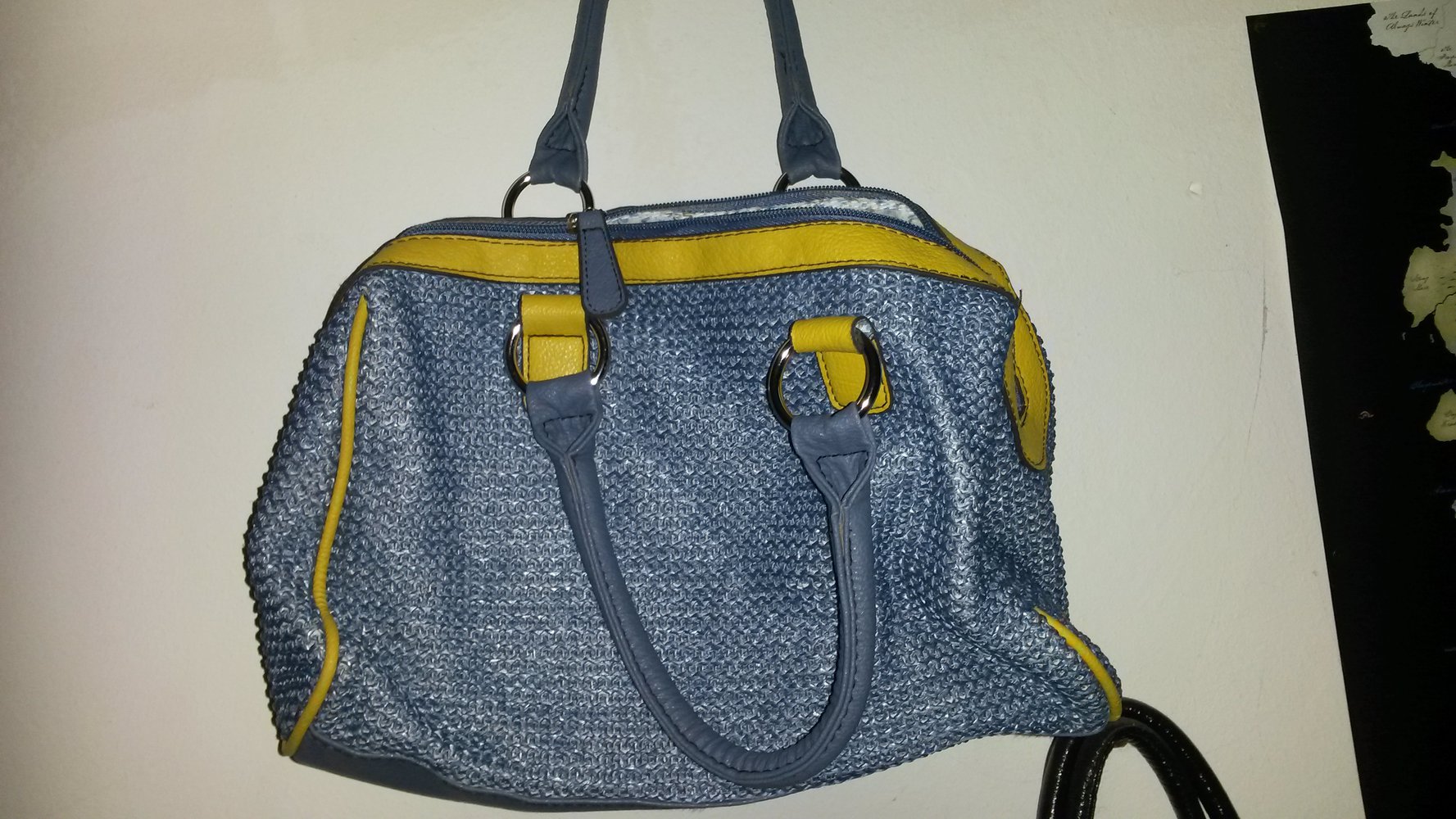 Schicke bastähnliche Handtasche
