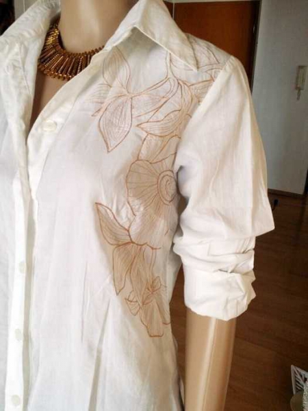 Süsse Bluse/Hemd mit gestickte Muster / Authentick Clothing COMPANY