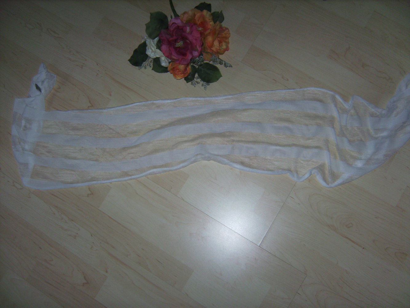Sommerschal, leichter Schal, Transparent, Eierschalenweiß, glänzende Lace Optik, Tuch Festlich, 