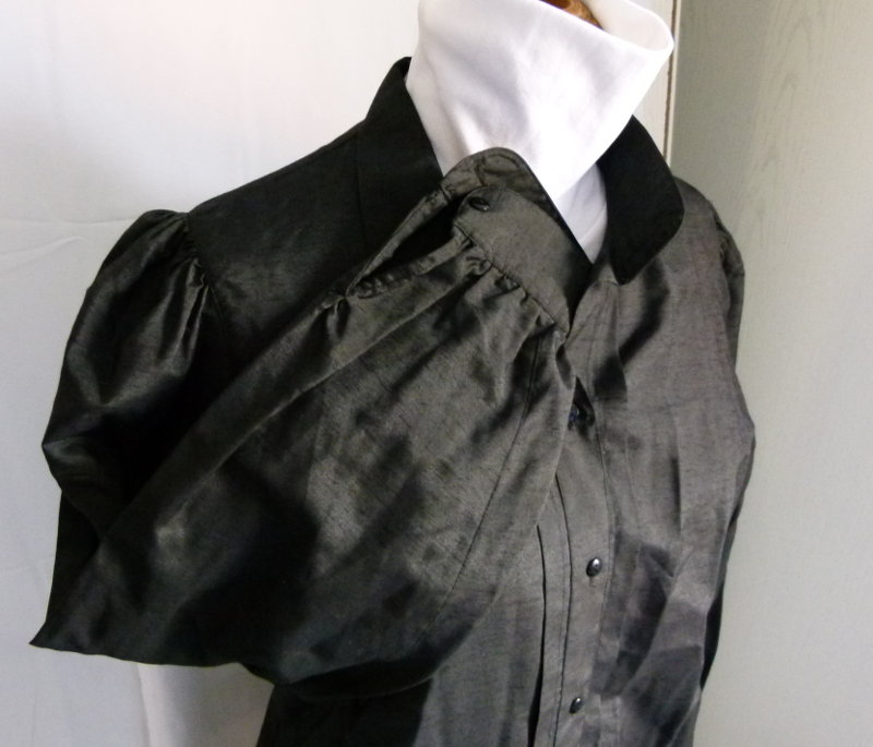 Vintage Bluse mit Biesen, schwarz, Gothic Edel Mori 70s Boho  Festlich