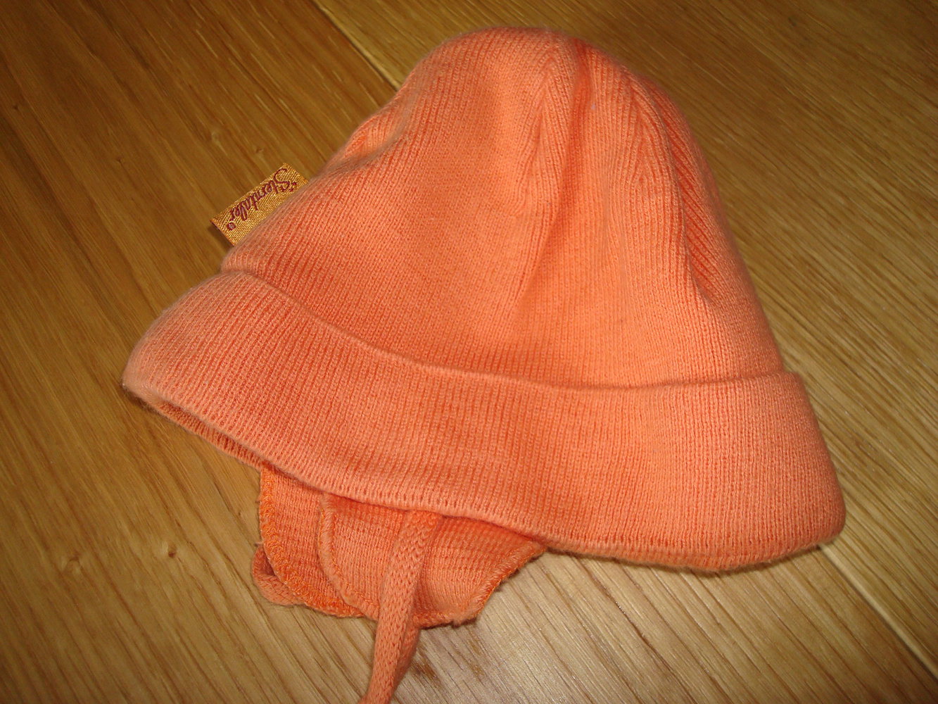 süße Babymütze in Orange von Sterntaler