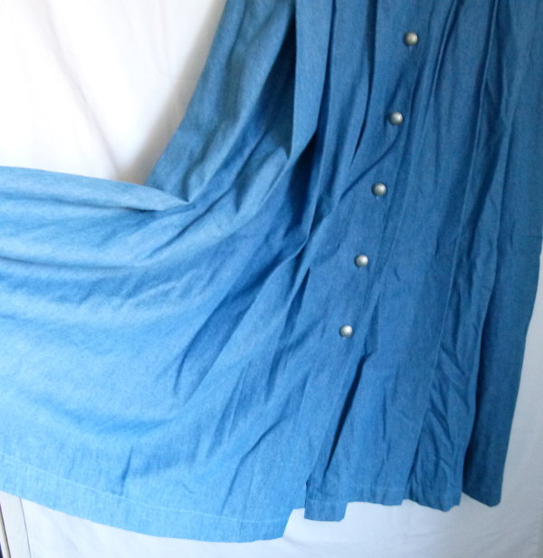 Jeanskleid Trachten Kleid, blau mit Blümchen Stickerei, Folklore Boho Mori Landhaus Hippie Floral Retro Vintage Cottagecore