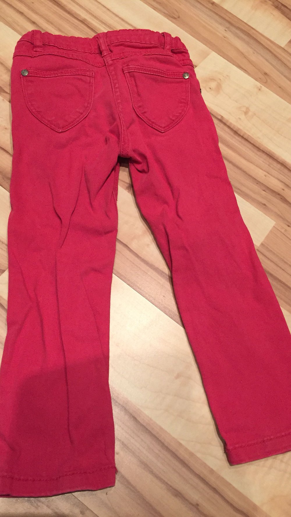 Jeanshose in Rot