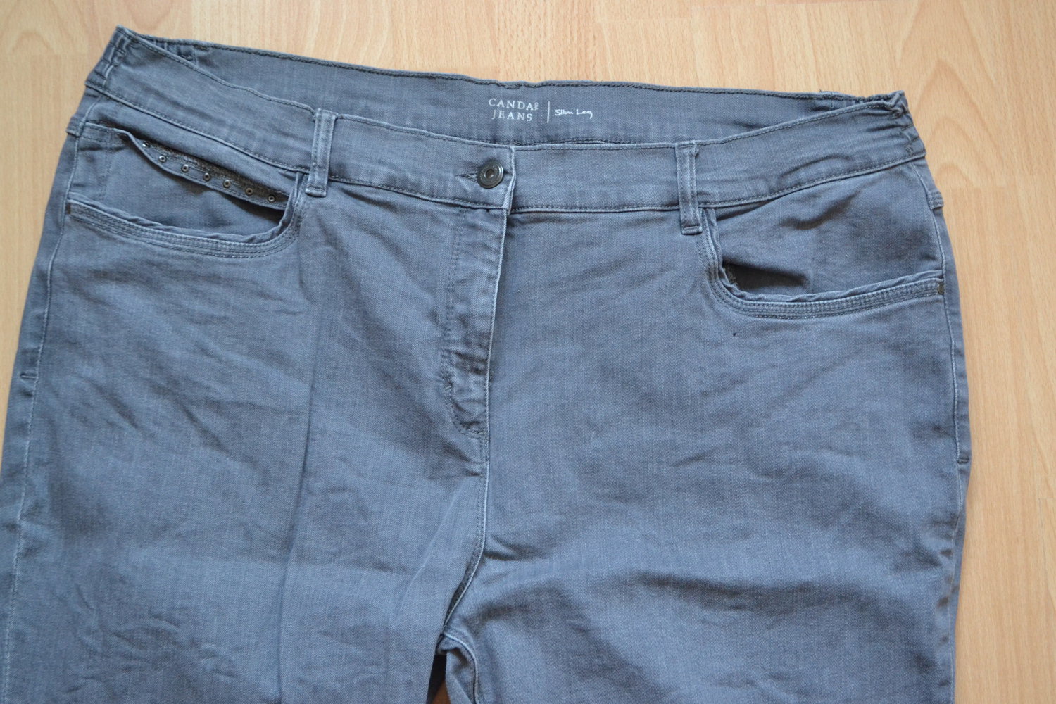 hellgraue Jeanshose