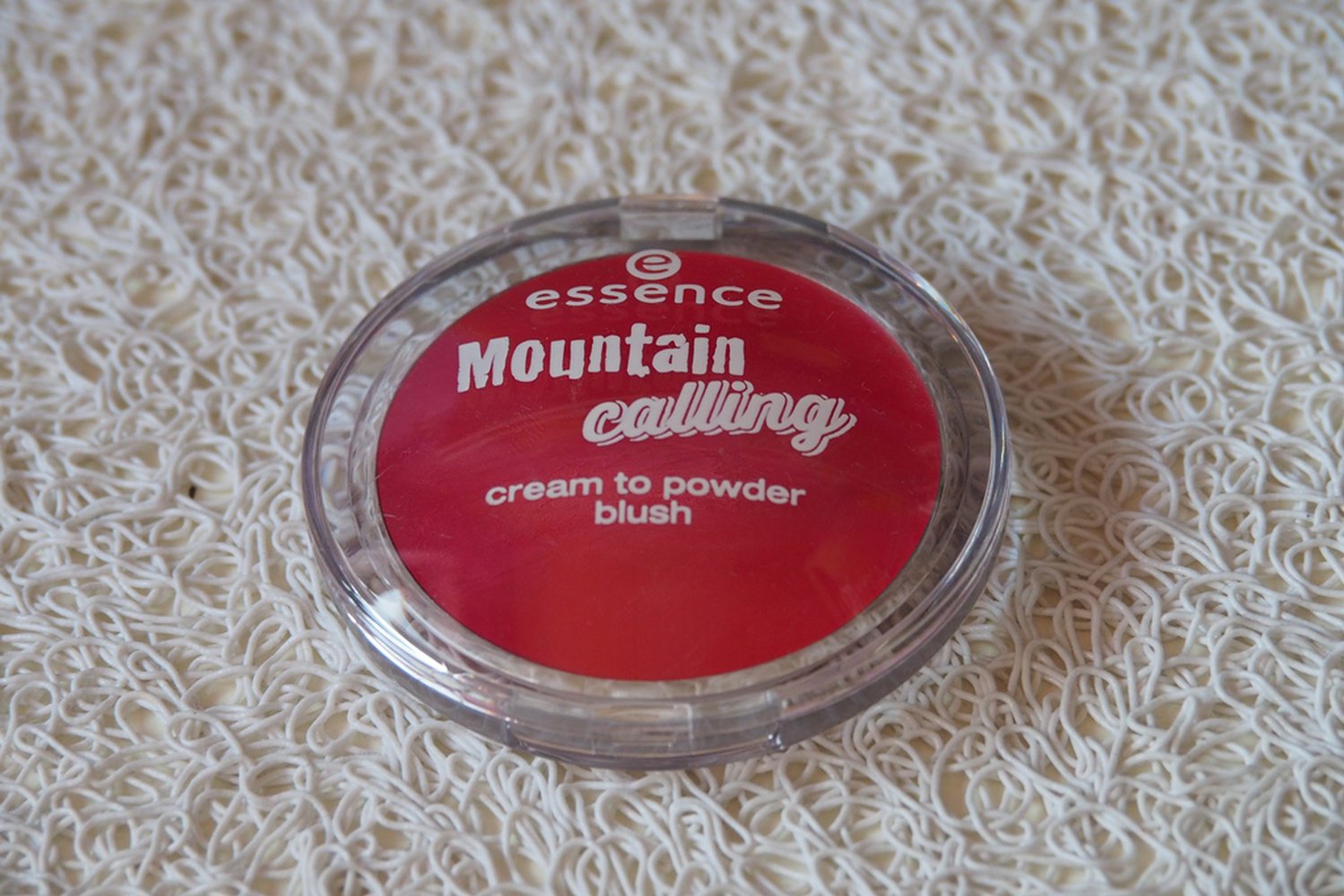 Essence mountain calling - cream to powder blush Limited Edition 