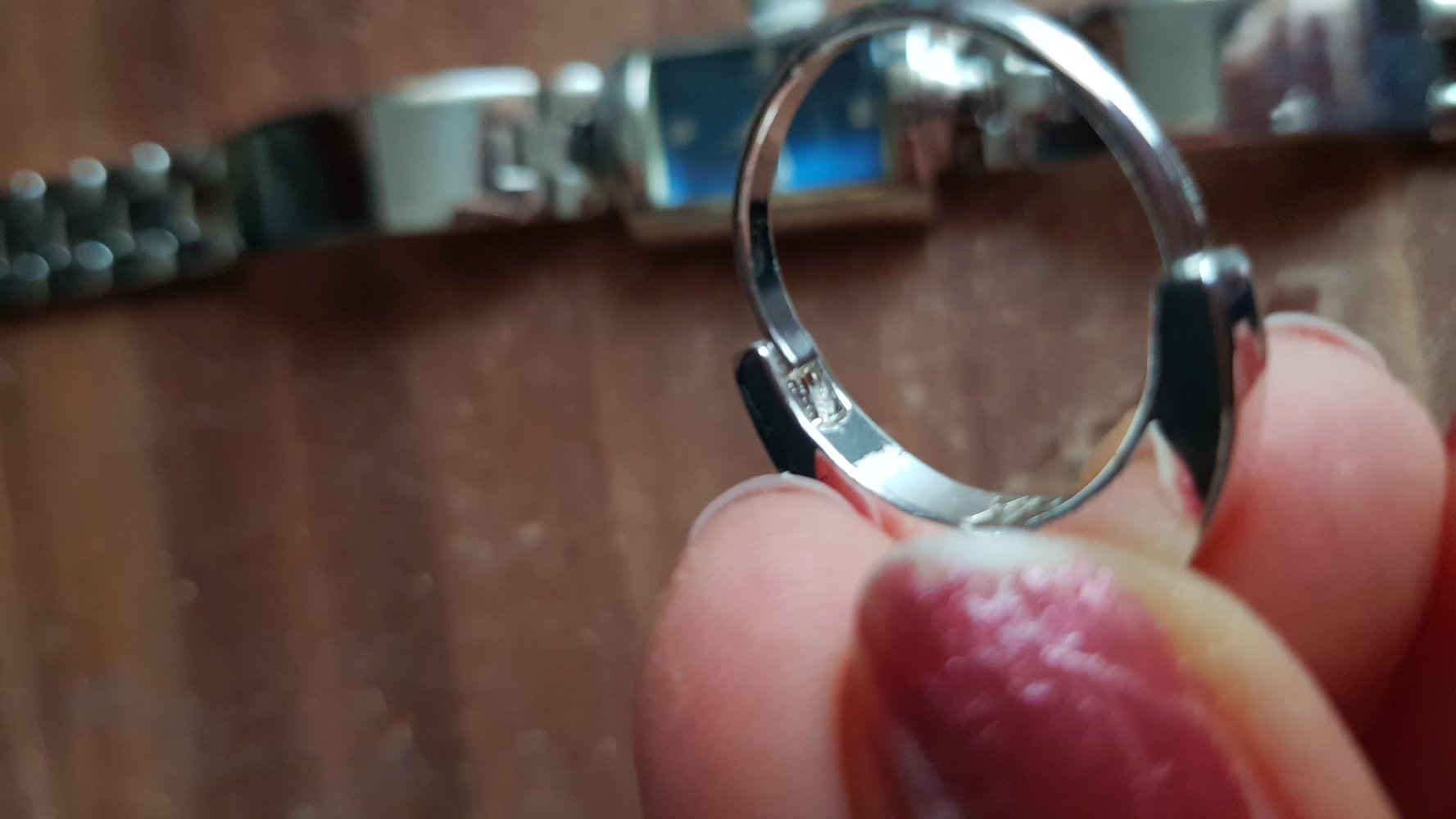 Uhr mit passendem Ring 