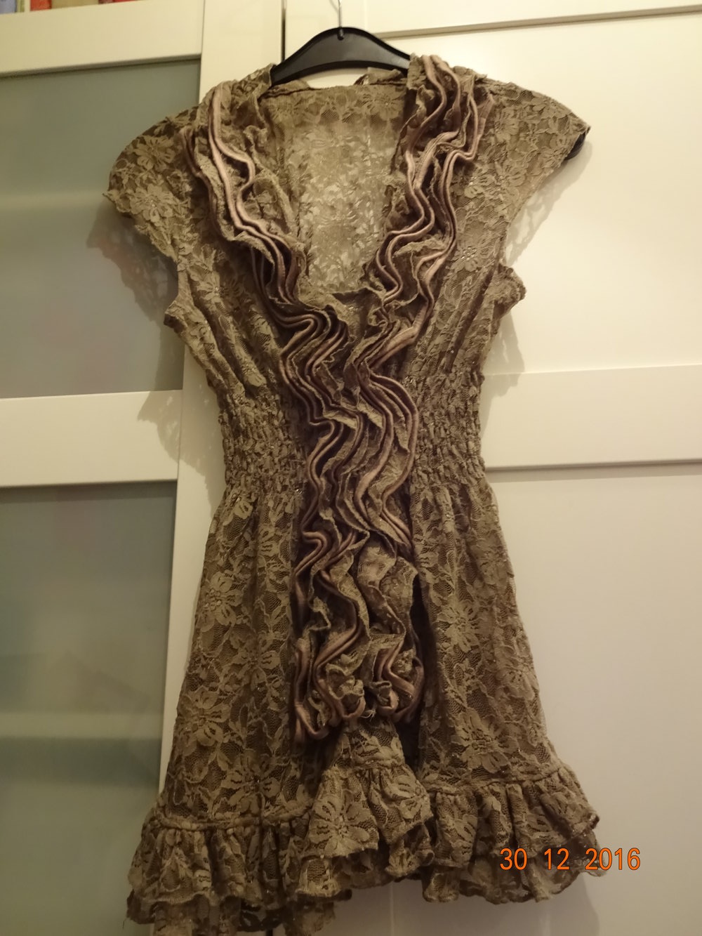 Romantisches SpitzenTop mit vielen Rüschen/Volants, Gr. S/M