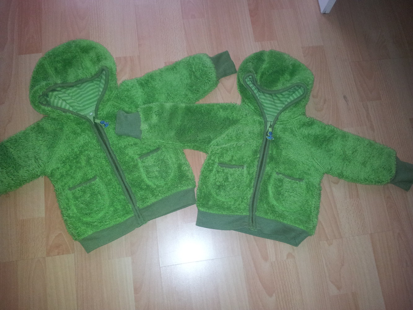  2x Kuscheljacke Plüschjacke Jacke grün Zwillinge