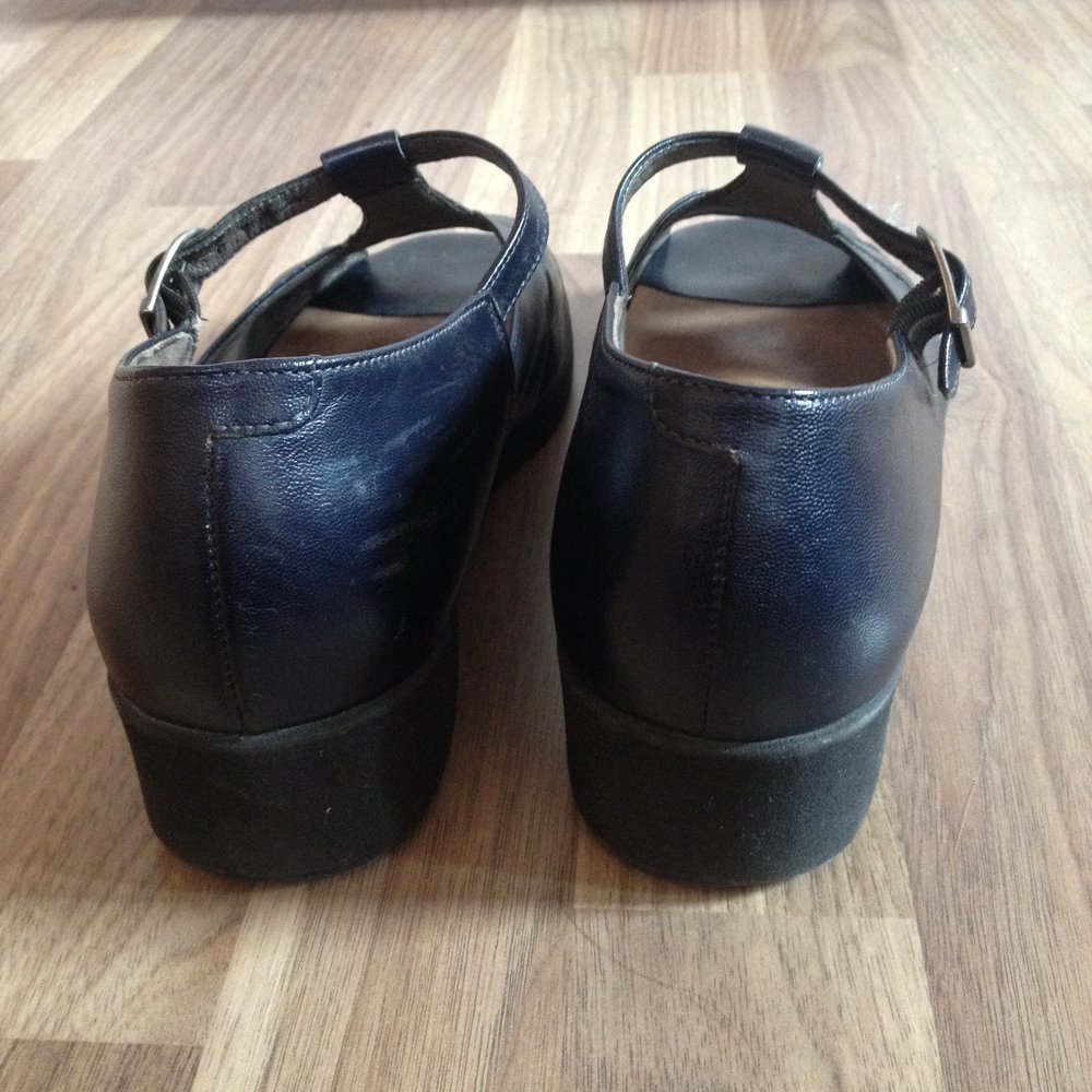 Dunkelblaue Schuhe