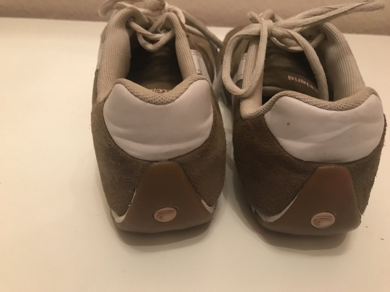 Sneaker Khakifarbend Größe 41