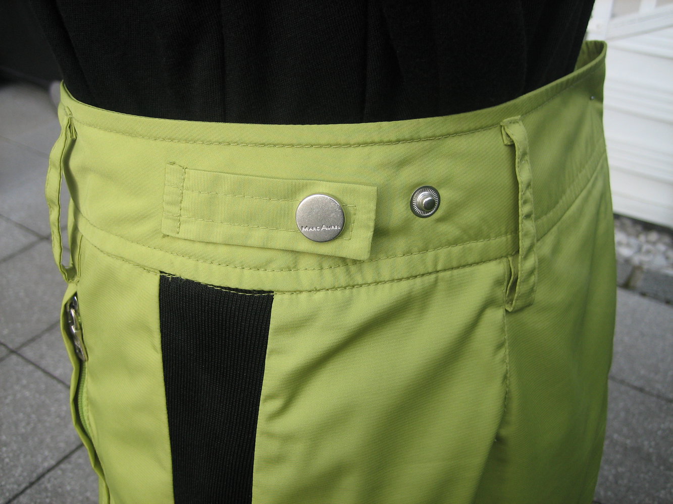 Trendiger Rock Gr. 42, frisches Kiwi-Grün - raffinierte Details!