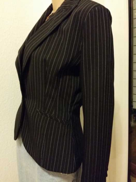 Sehr schöne und elegante  Blazer in leicht gestreiften Muster / Outfit