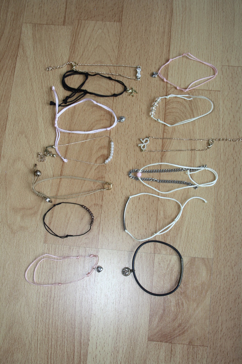 * Set 13 Armbänder Anhänger filigran