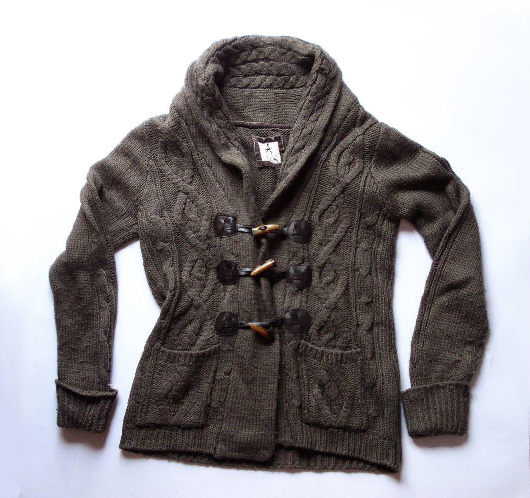 Strickjacke mit Toggle Verschluss khaki braun Gr.S/M 38 Weste warm Winter Strickjacke Wolle Pulli dick Knebelverschluss