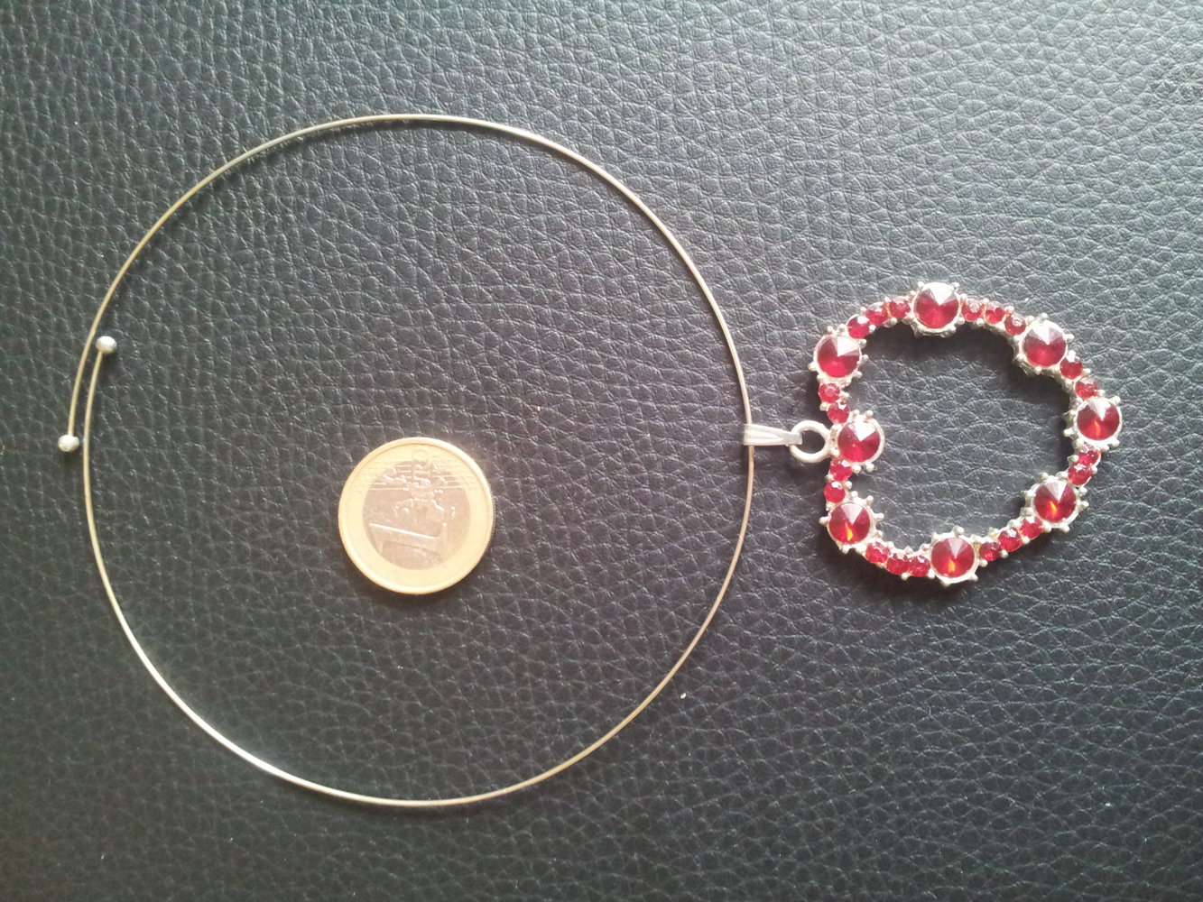 Modeschmuck Halsreif Kette Herz rot Strass