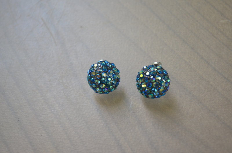 Blaue Ohrstecker