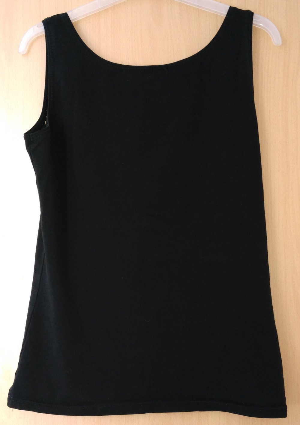 schwarzes Top