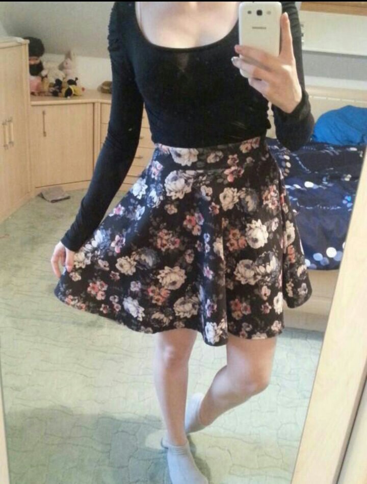Rock mit Blumenmuster