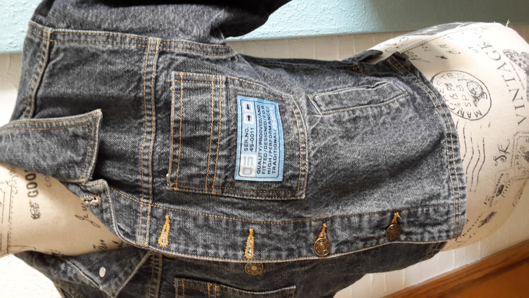 dunkelblaue Jeansjacke 128, XS, mit vielen Applikationen ten club unisex
