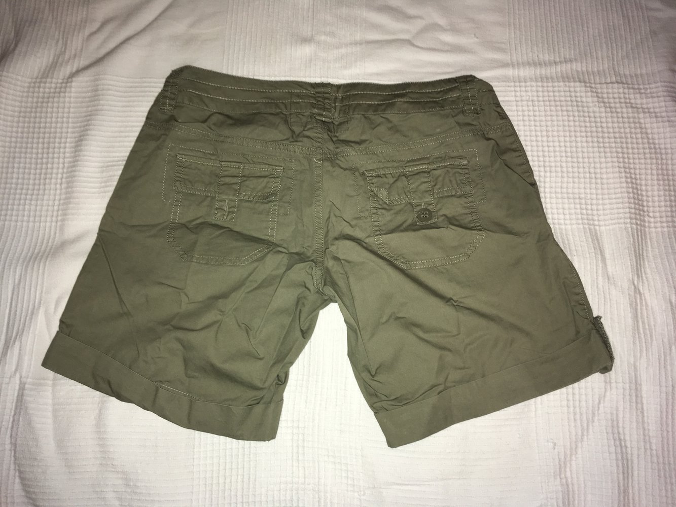 Khakifarbene Shorts