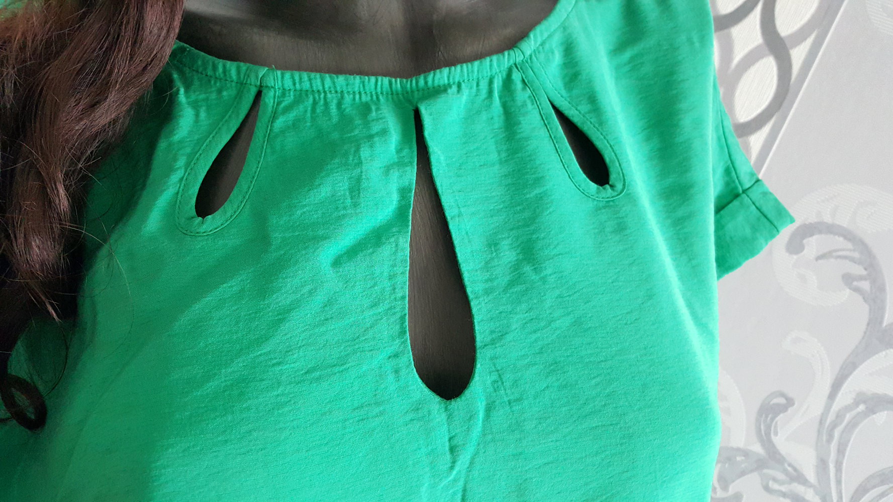 Oberteil Top Bluse Grün mit 3 Tropfen Brustausschnitt 38 M / L