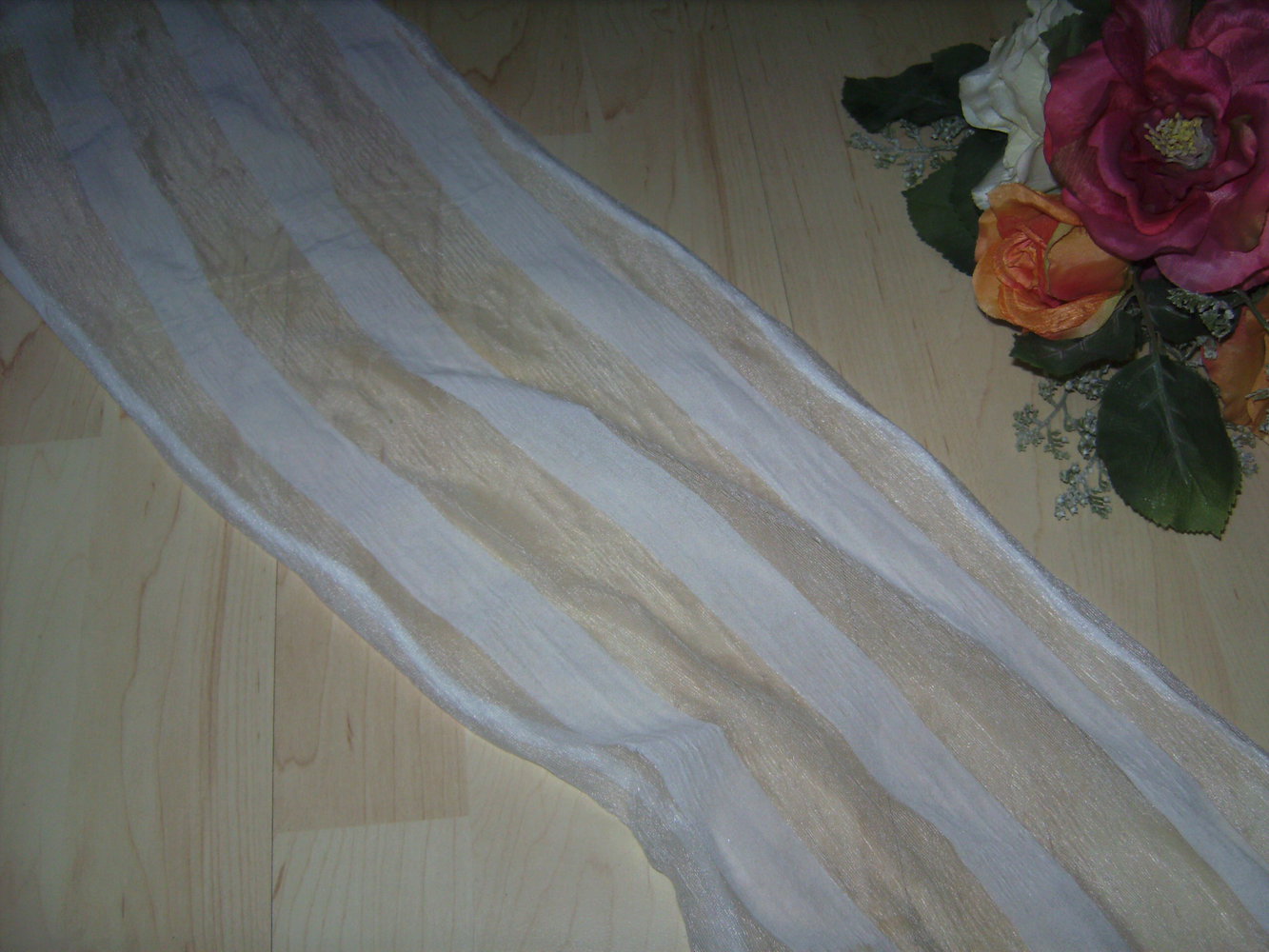 Sommerschal, leichter Schal, Transparent, Eierschalenweiß, glänzende Lace Optik, Tuch Festlich, 