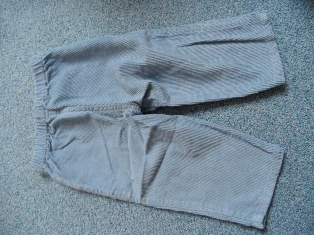 Benetton schöne weiche Cordhose