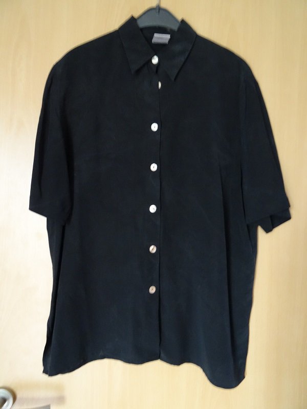 Schwarze Bluse New Fast Gr. 40 Kurzarm 100 % Seide
