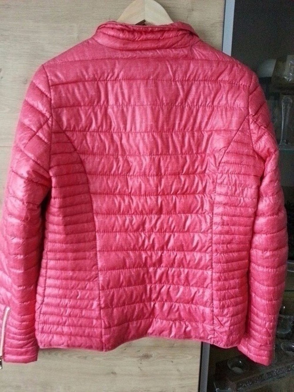 Neue rote Steppjacke M 40