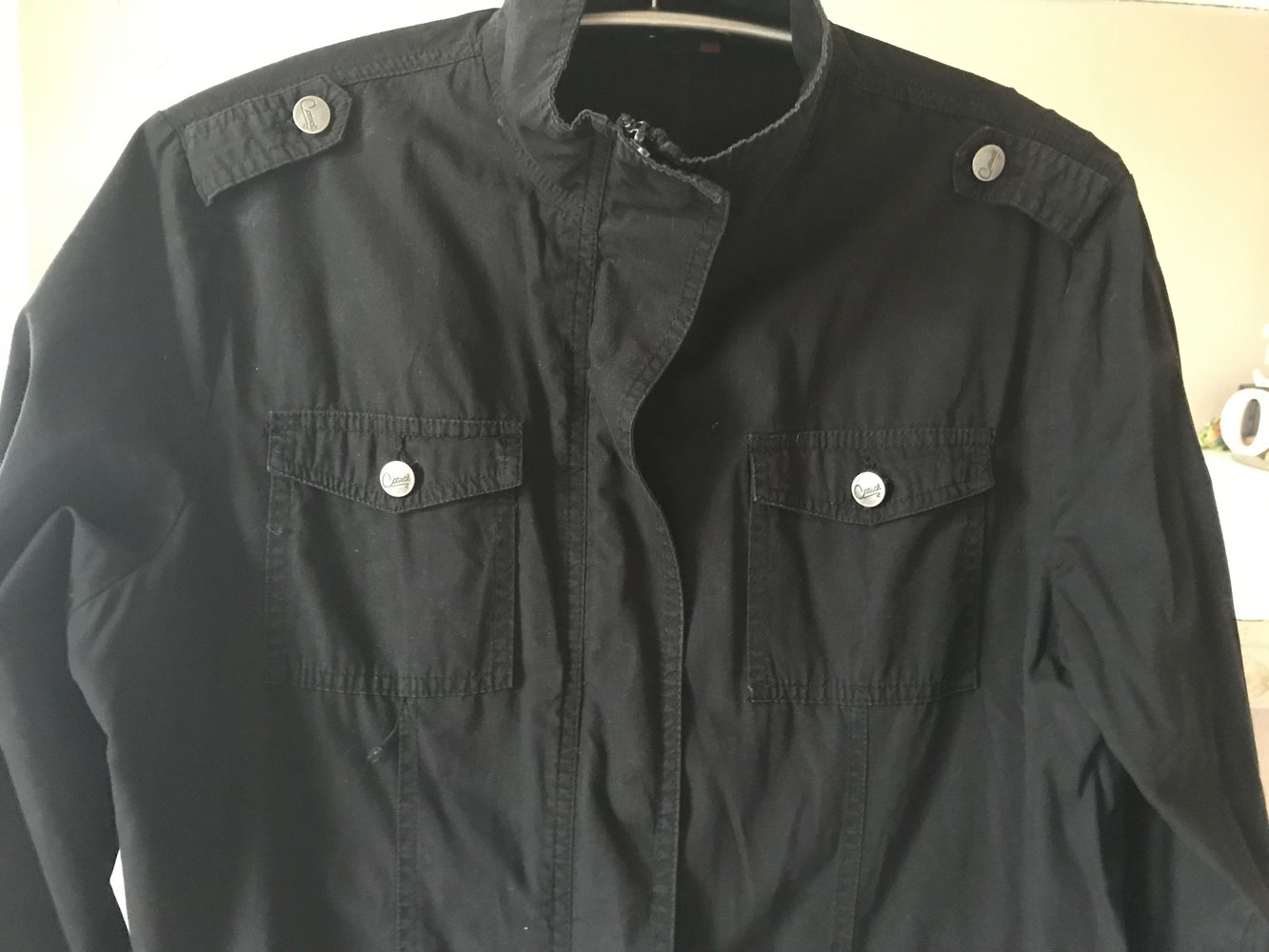 Schwarze Jacke im Parka-Stil Größe XL/44-46