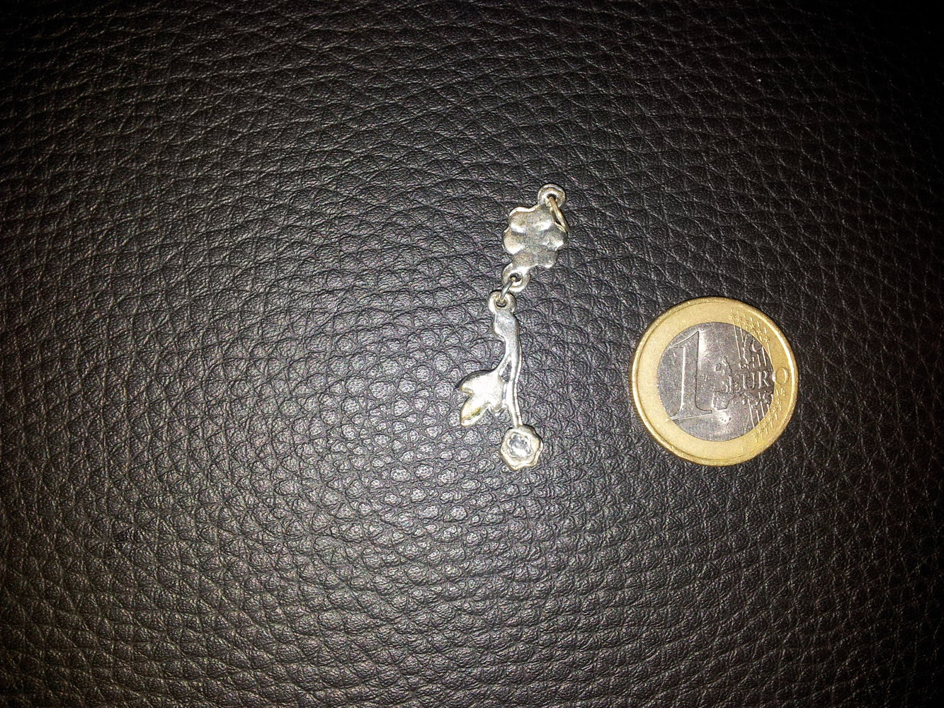 Modeschmuck Anhänger Blume Steinchen NEU