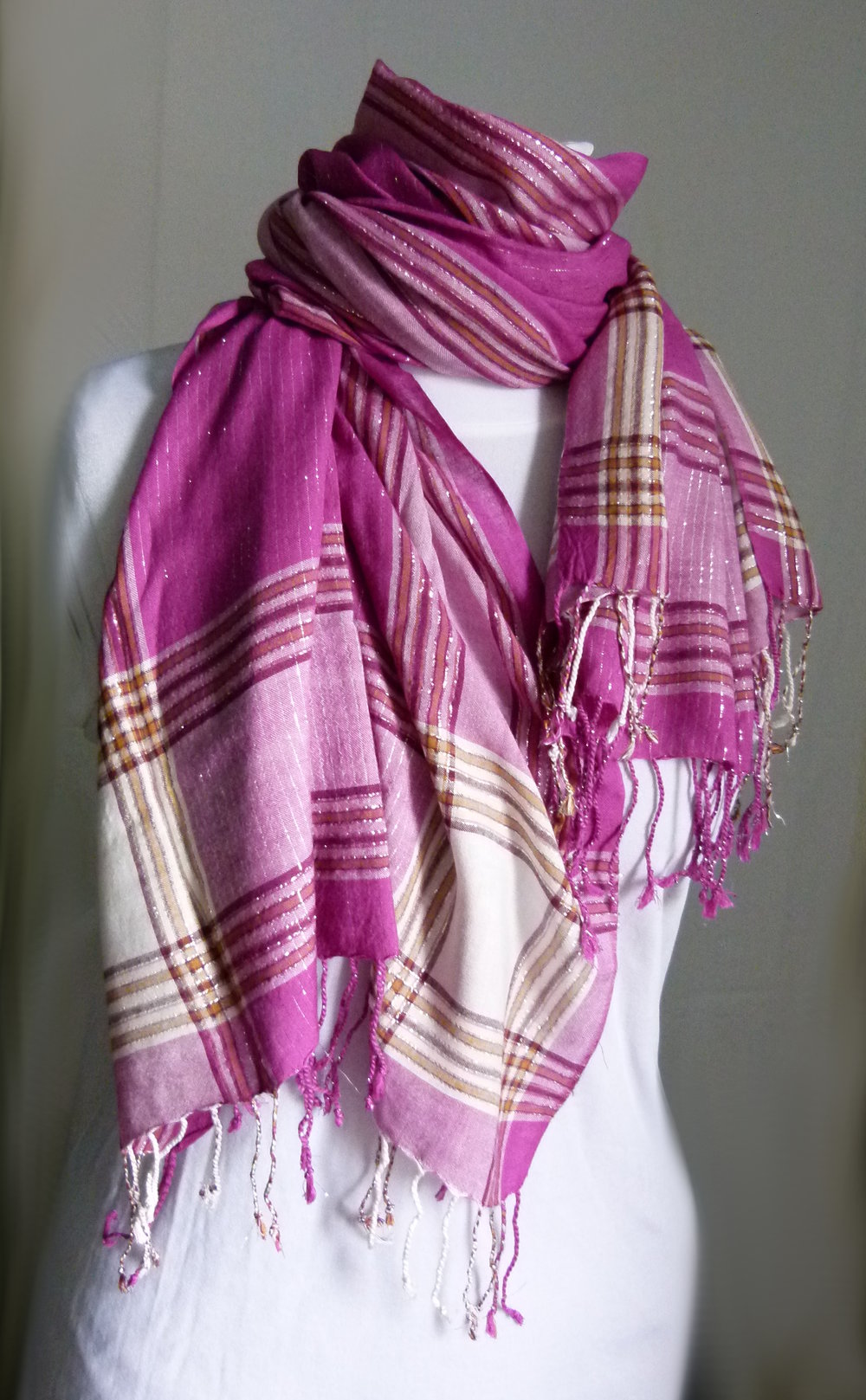 Pali Tuch Schal, wunderbar lang, violett pink mit Glanzfäden, aus den 70ern, Vintage 70s Retro Goa Festival Hippie Mori Lagenlook