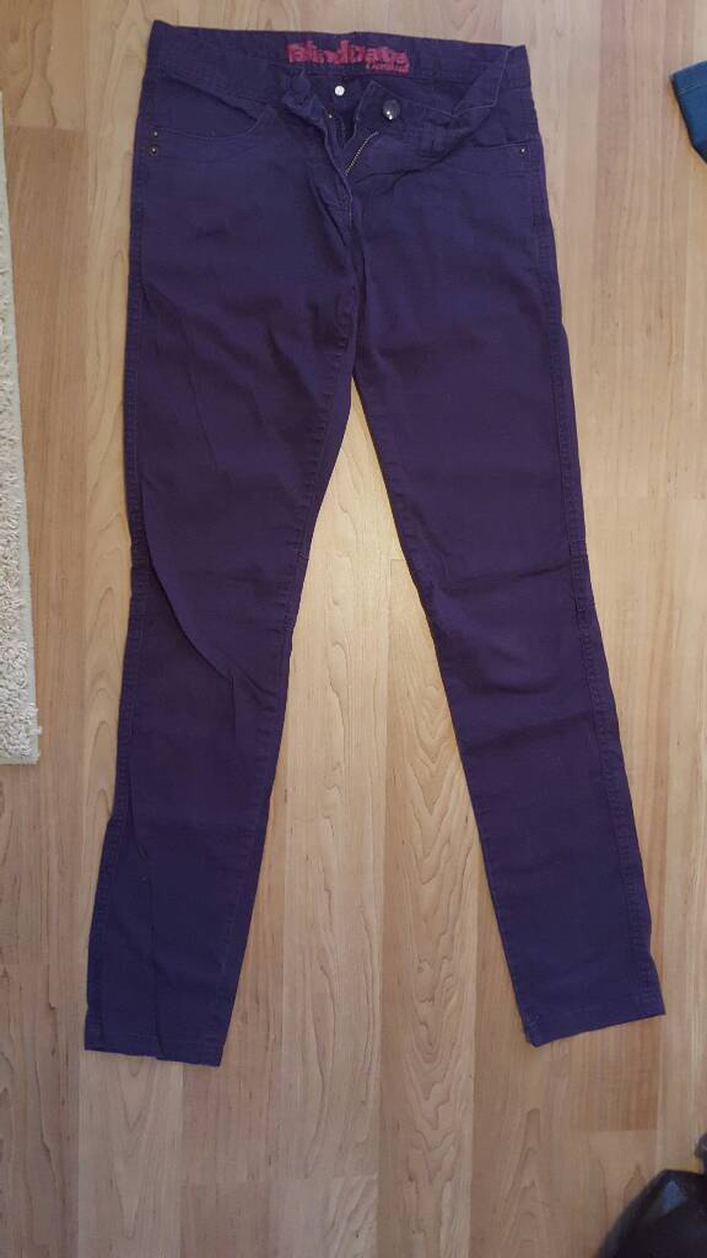 Coole moderne lila Hose