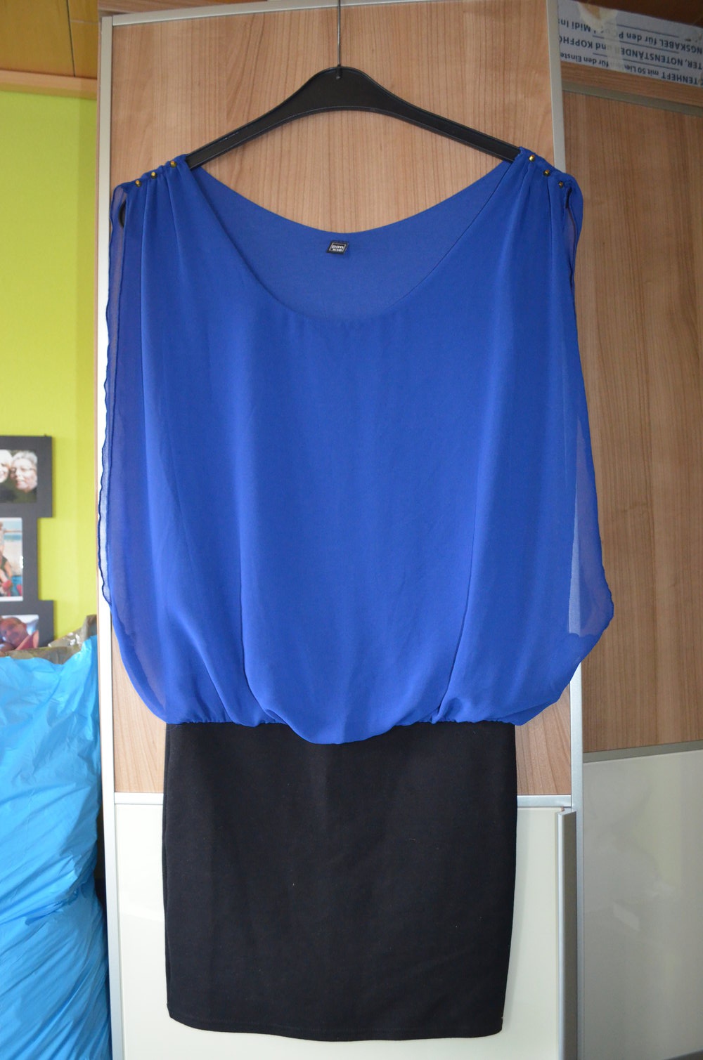 Blau schwarzes Partykleid