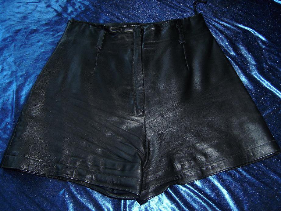 Short, Hot-Pants High Waist in echt Leder schwarz Gr. 38 von Miss Joy