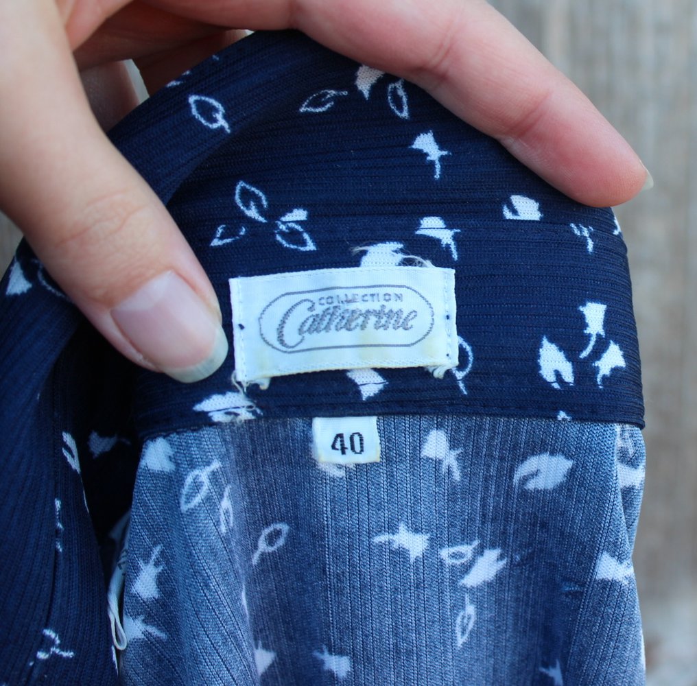 dunkelblaue True Vintage Bluse mit weißem Muster, Collection Catherine, ca. Größe 36-38