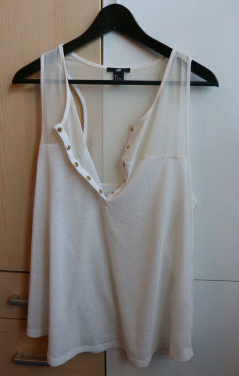 Cremfarbendes Top