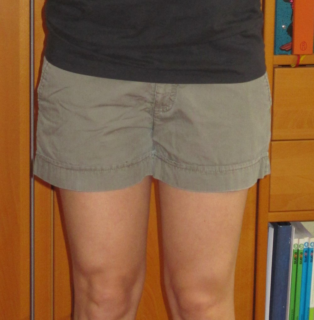 Kurze Short in Khaki/beige, Gr. S