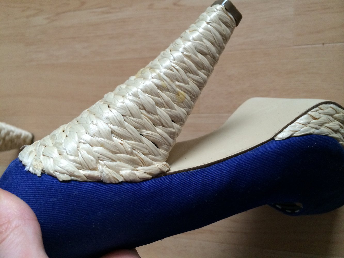 High heels mit bastabsatz 