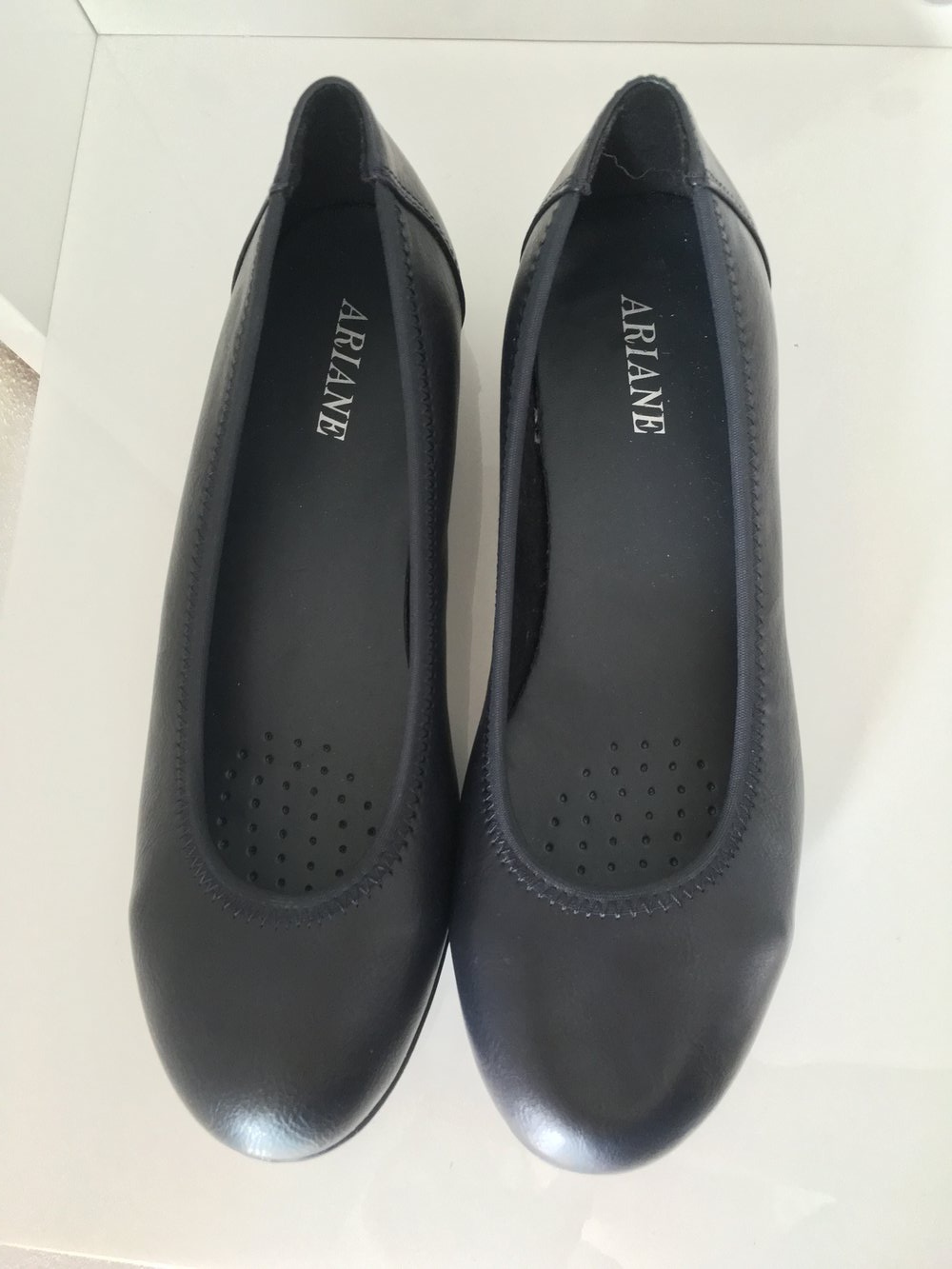 Ballerinas mit fester Sohle von Ariane