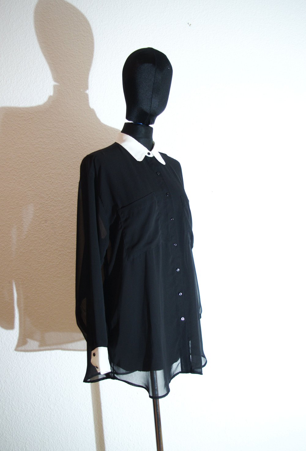 American Apparel Chiffon Bluse schwarz weiß Kontrastkragen semitransparent