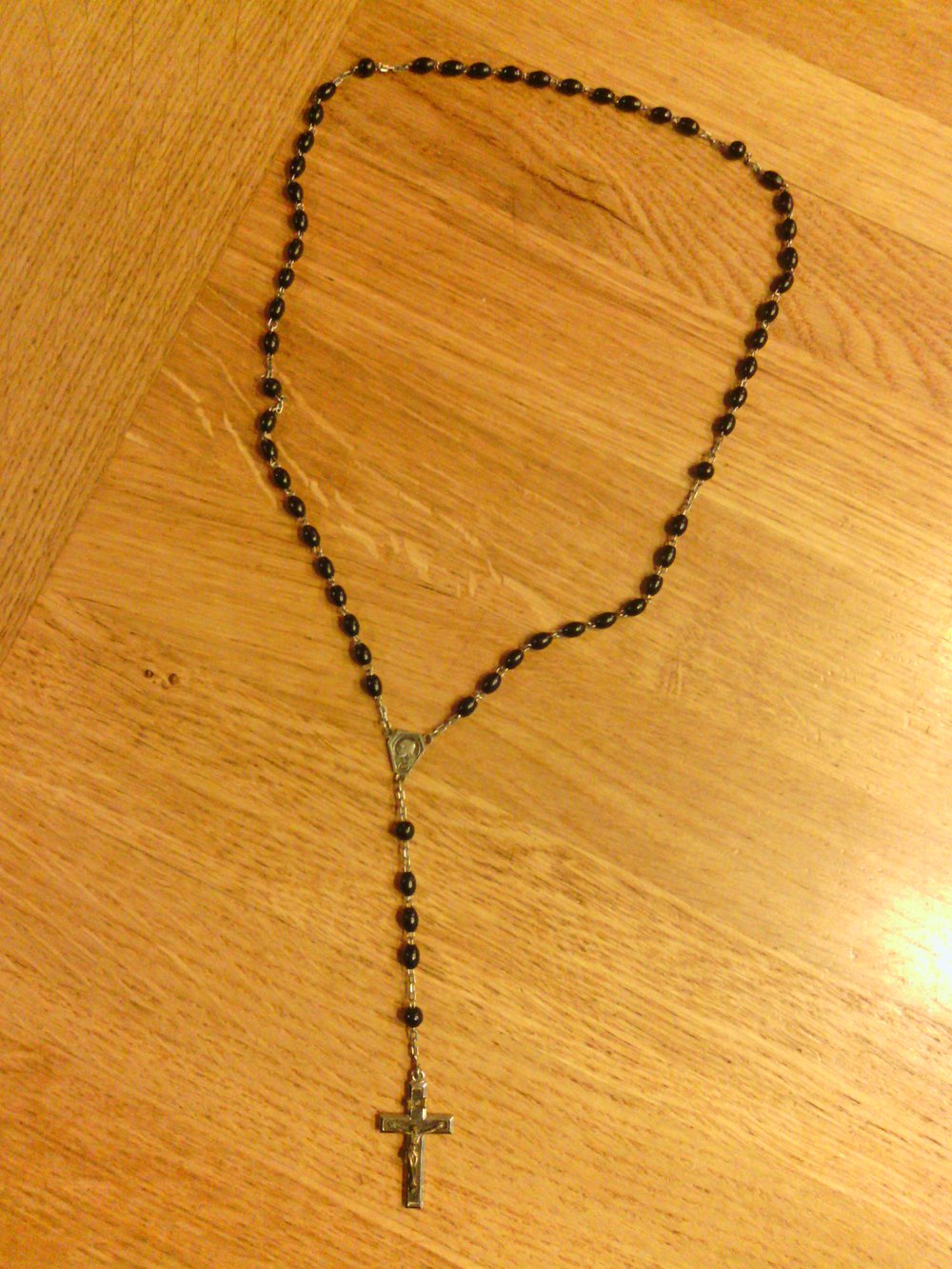 schöner Rosenkranz, Perlen, Kreuz
