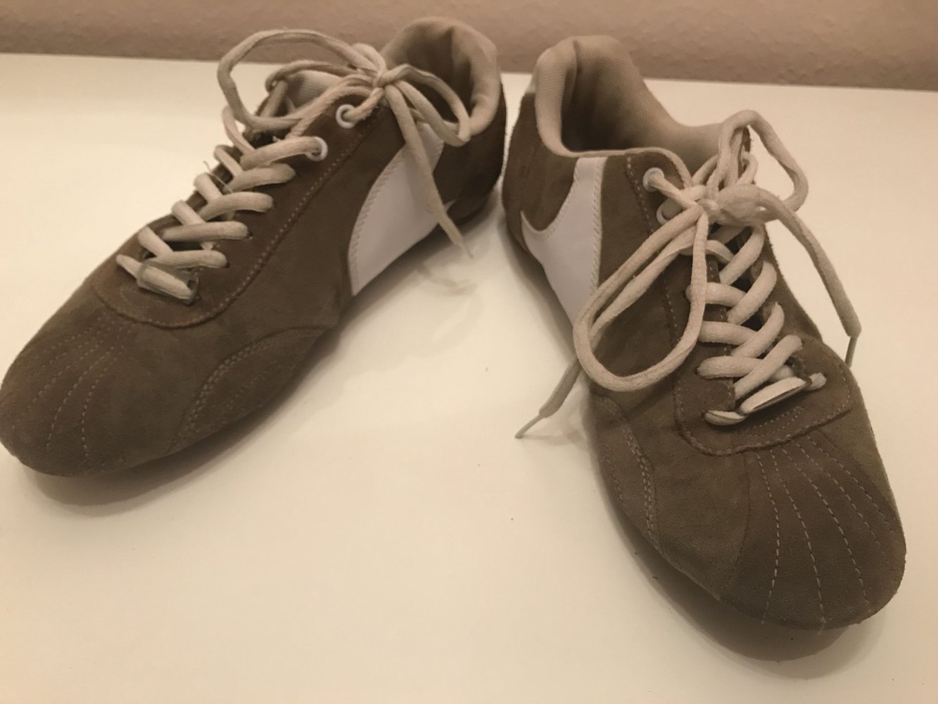 Sneaker Khakifarbend Größe 41