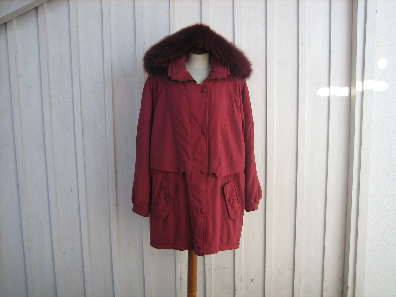 Superschicke Jacke Gr. 44, abnehmbare Kapuze + edler Echtpelz!